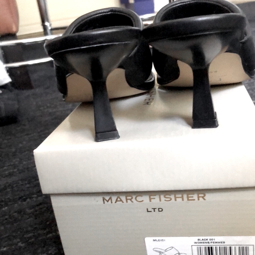 MARC FISHER (9.5) Classy Heeled Slip-on - Picture 10 of 10